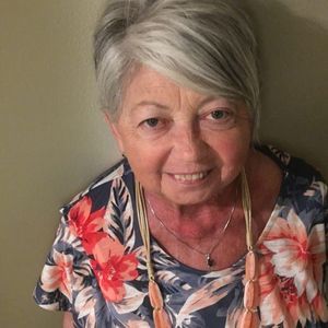 Meet your Posher, Debbie